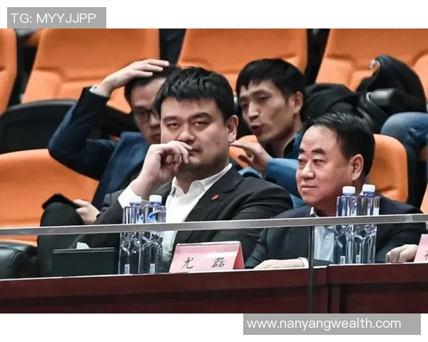 杭州足球队灵活性引发热议球迷与专家各执己见探讨争议背后原因 杭州足球队灵活性引发热议球迷与专家各执己见探讨争议背后原因