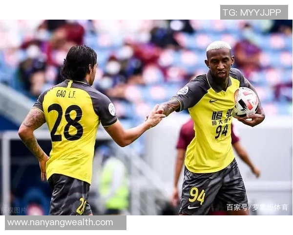 美国足球明星连麦畅聊职业生涯与未来展望引发球迷热议