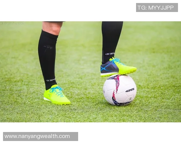 迪卡伦足球明星的传奇之路与辉煌成就揭秘 迪卡伦足球明星的传奇之路与辉煌成就揭秘