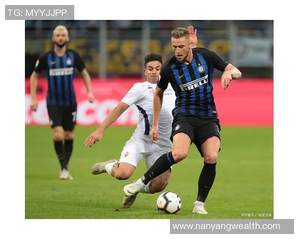 重庆与杭州足球队对决赛后分析及比赛节奏深度解析 重庆与杭州足球队对决赛后分析及比赛节奏深度解析