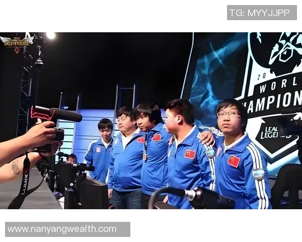 英雄联盟纪实：记录RNG的转型之路